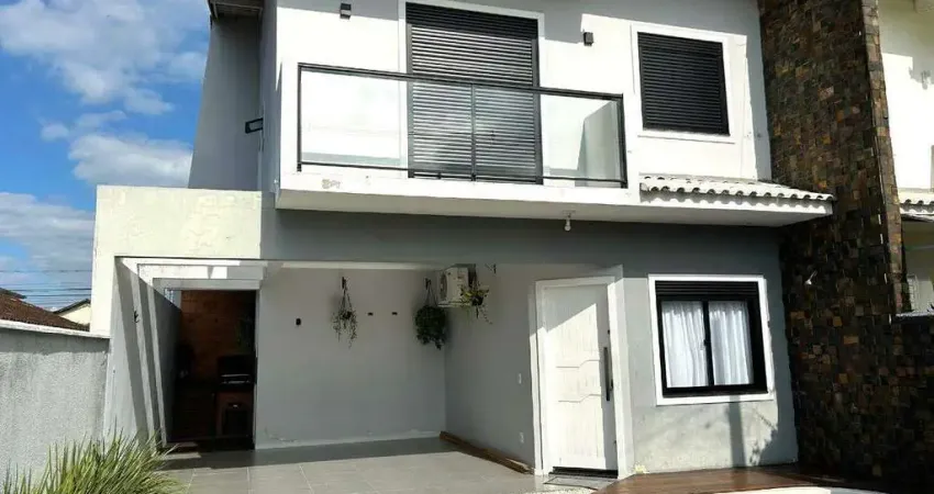 Casa com 03 quartos no bairro Aventureiro