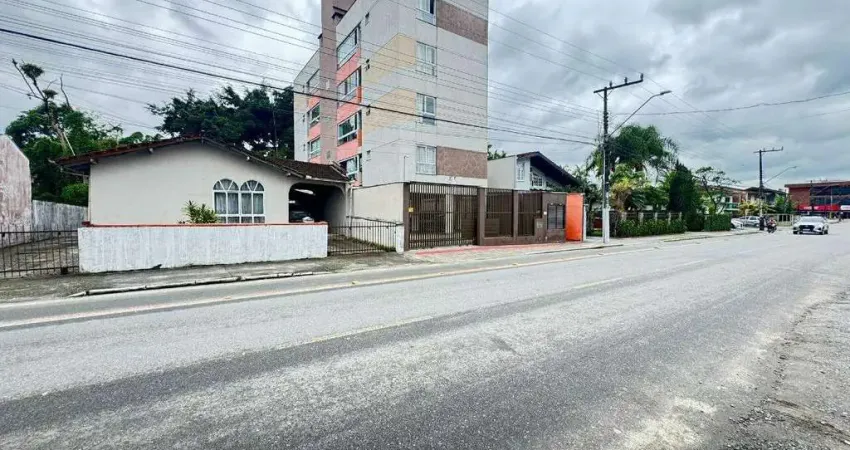 Apartamento com 3 quartos para alugar na Rua João Miers, 128, Vila Nova, Joinville