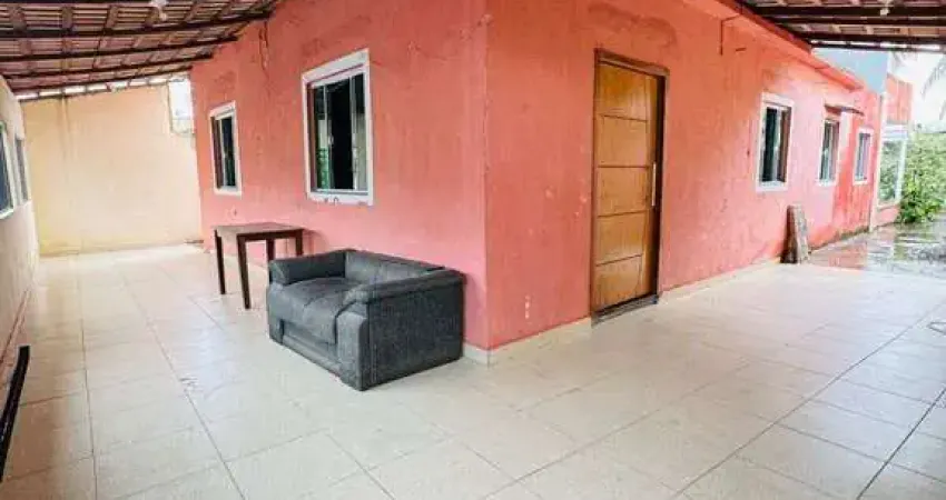 Casa linear completa e espaçosa na planície da serra – 4 quartos + grande quintal!