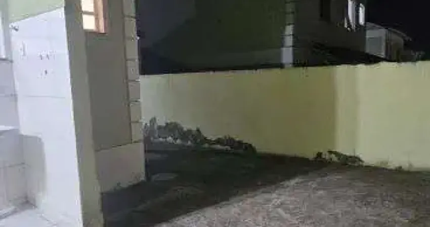 Casa duplex, 2 quartos, quimtal, próximo estrad do Mendanha e West Shopping