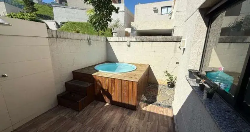 Maravilhosa casa condomínio Contemporâneo 3 quartos