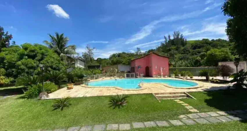 Encantador sítio com piscina e muito verde – próximo ao recreio dos bandeirantes!