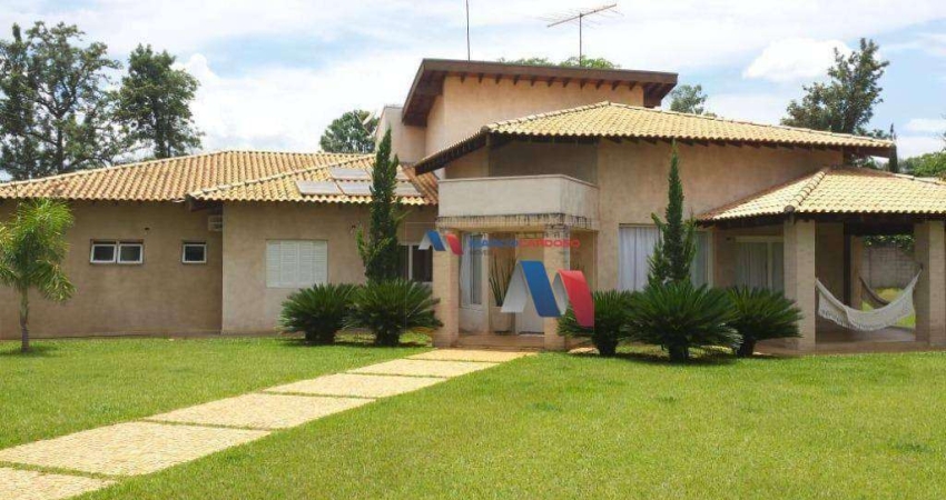 Chácara com 4 dormitórios à venda, 2200 m² por R$ 2.600.000,00 - Monte Carlo  - Guapiaçu/SP