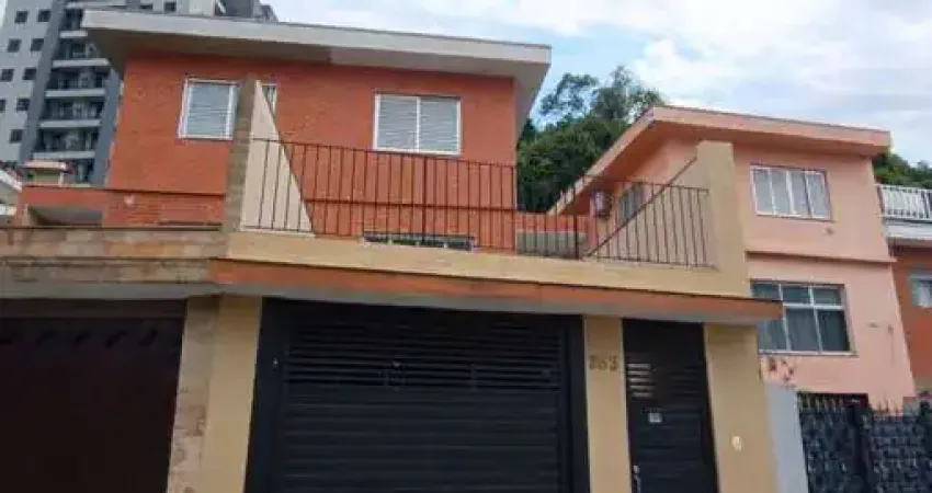 Casa com 3 quartos para alugar na Vila Carbone, São Paulo