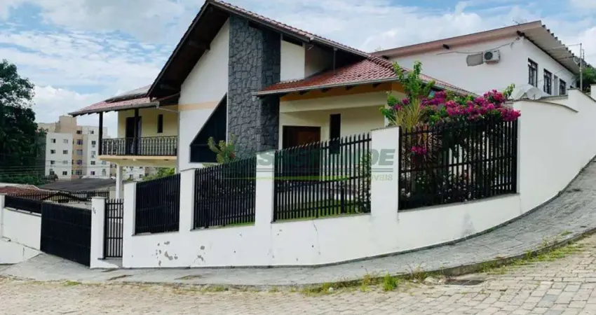 Casa com 3 quartos à venda no Velha, Blumenau 
