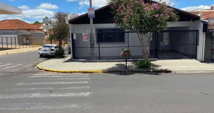 Casa para venda com 214 m² e 3 quartos em Vila Camargo, Bauru - SP