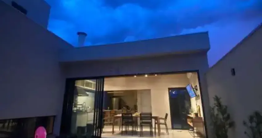 Casa para venda com 300 m² e 3 quartos em Residencial Villa de León, Piratininga - SP
