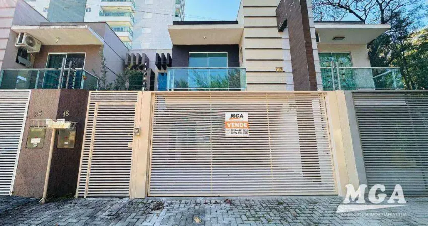 Sobrado com 3 dormitórios à venda, 180 m² por R$ 790.000,00 - Vila Maracanã - Foz do Iguaçu/PR