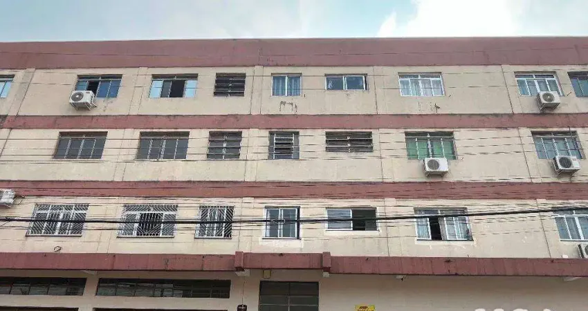 Apartamento com 3 dormitórios à venda por R$ 400.000,00 - Edifício Irala - Foz do Iguaçu/PR