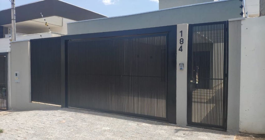 Casa com 3 quartos à venda na Rua Pioneiro Jones Sales Pontes, 184, Jardim Munique, Maringá