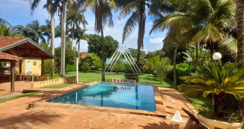 Chácara de luxo em condomínio: 2 quartos, 1 sala, 2 banheiros, 5 vagas, 195m². Guapiaçu-SP, Condomínio Monte Carlo.