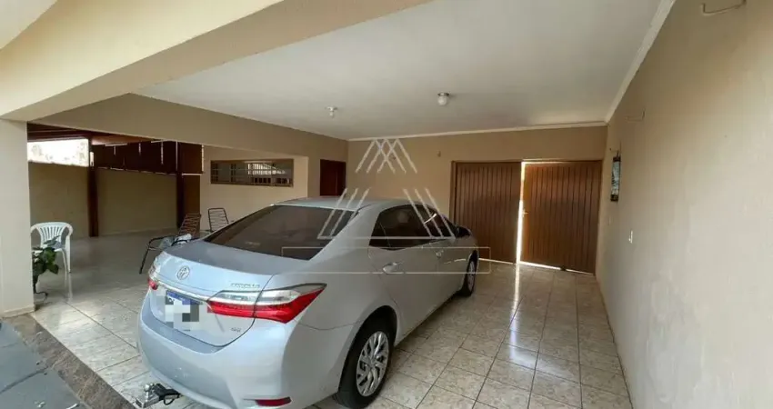 Imperdível! Casa à venda em São José do Rio Preto-SP, Jardim São Marco: 3 quartos, 1 suíte, 1 sala, 2 banheiros, 3 vagas, 220m².