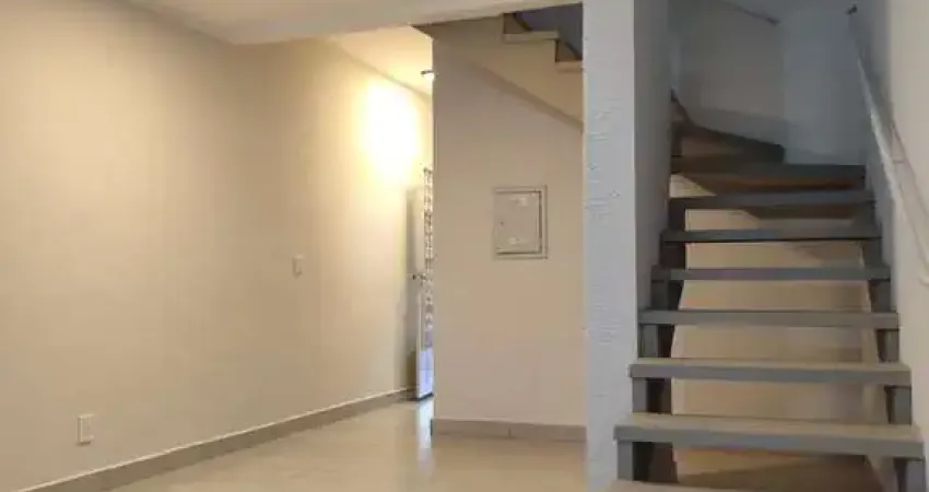 Casa em condomínio reformada com 2 dormitórios e garagem em Vila Borguese 2, São José do Rio Preto