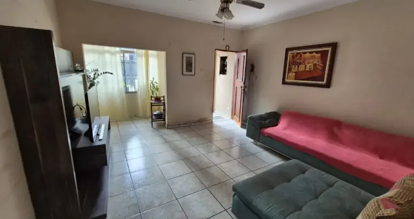Excelente sobrado localizado em rua tranquila na Vila Mariana.