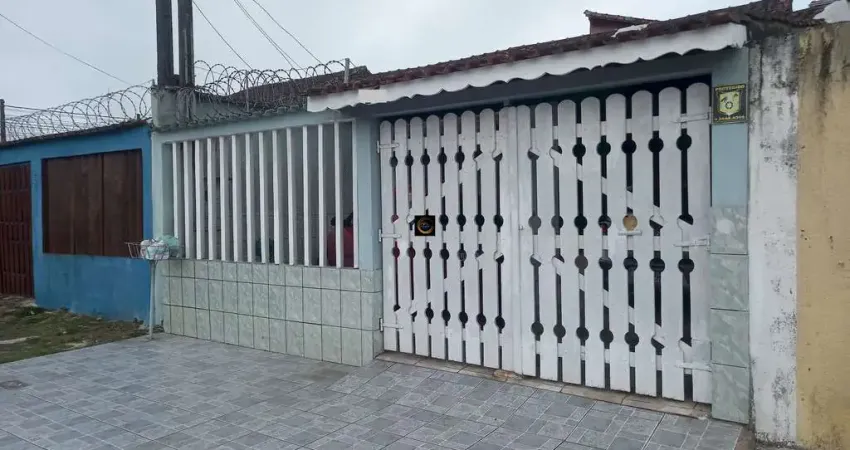 Casa em Mongaguá com 3 dormitórios