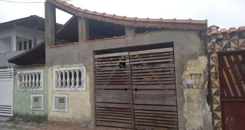 Casa em Mongaguá com 2 dormitórios