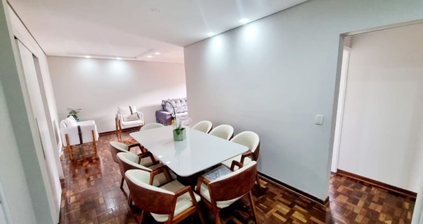 Apartamento à venda no Edifício Sumatra, 3 dormitórios sendo 1 suíte, quarto de serviço, andar alto, sacada, 1 vaga, Centro, Londrina