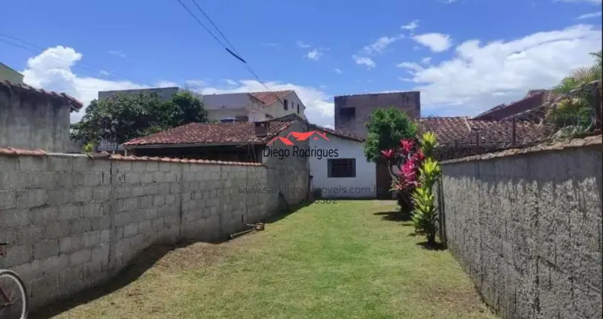 Edícula para Venda em Caraguatatuba, Porto Novo, 2 dormitórios, 1 banheiro, 3 vagas