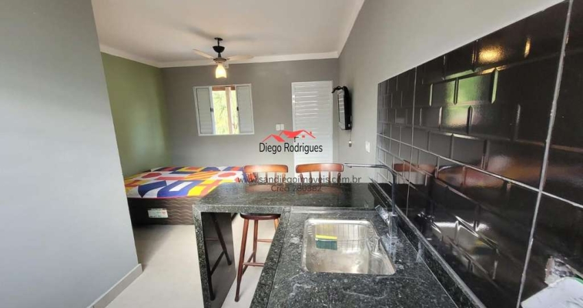 Casa em Condomínio para Locação em Caraguatatuba, Massaguaçu, 1 dormitório, 1 banheiro, 1 vaga