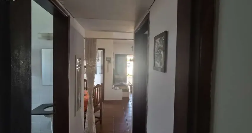 Casa à venda na Rua Alexandre de Souza Freire, 189, Martim de Sá, Caraguatatuba