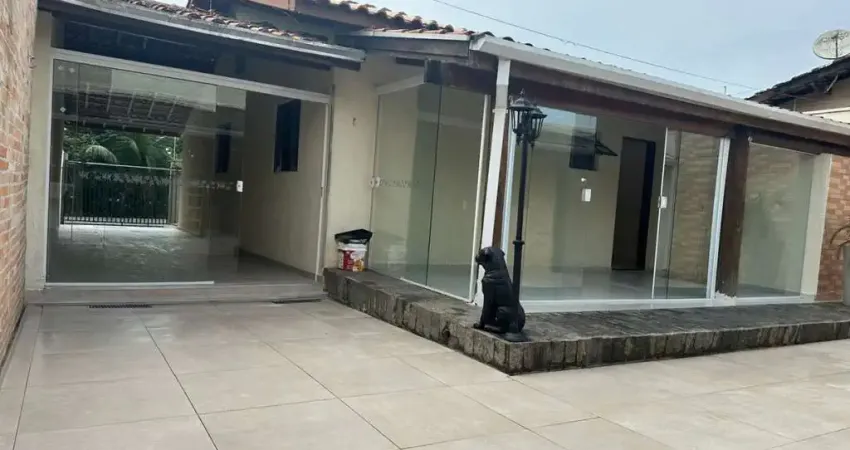 Casa para locação em caraguatatuba, martin de sá, 3 dormitórios, 1 suíte