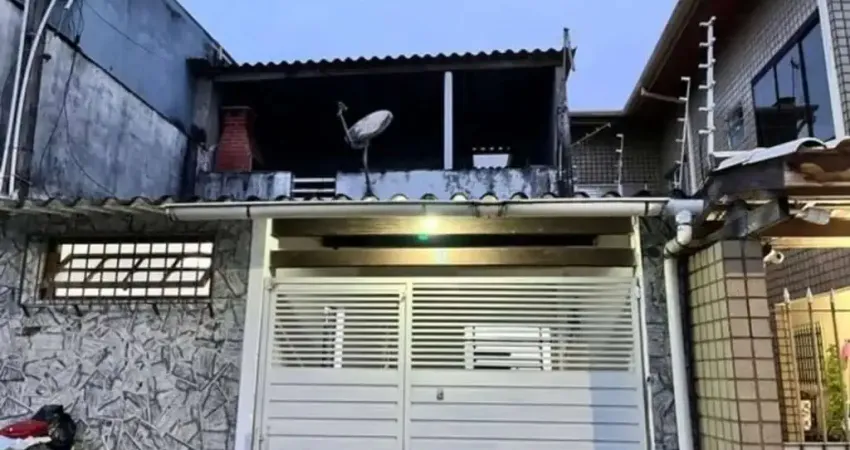 Sobrado para locação em caraguatatuba, praia das palmeiras, 2 dormitórios, 1 suíte, 2 banheiros, 1 vaga