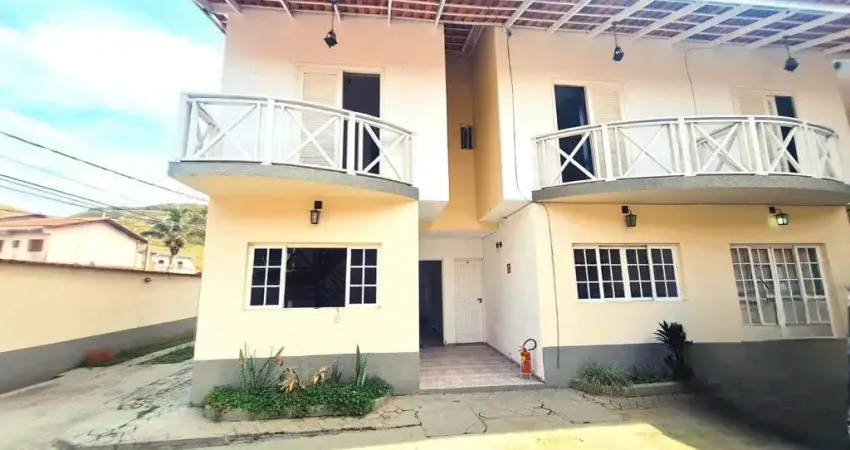 Sobrado para locação em caraguatatuba, martim de sa, 2 dormitórios, 2 suítes, 1 banheiro, 1 vaga