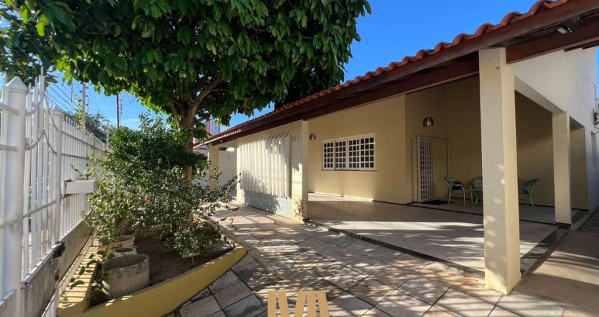 Casa com 340m² 04 Quartos e Escritório a Venda no Jóquei
