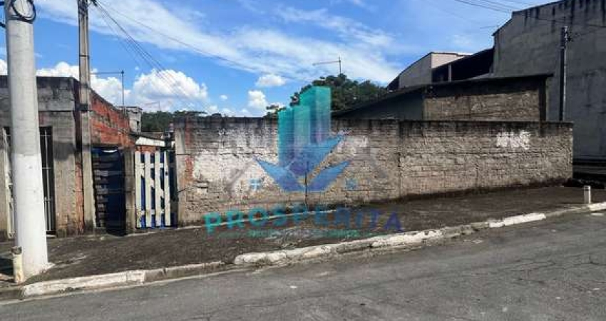 Terreno com 4 casas no quintal  à Venda ótima localização - Bairro Barro Branco - Cotia/SP
