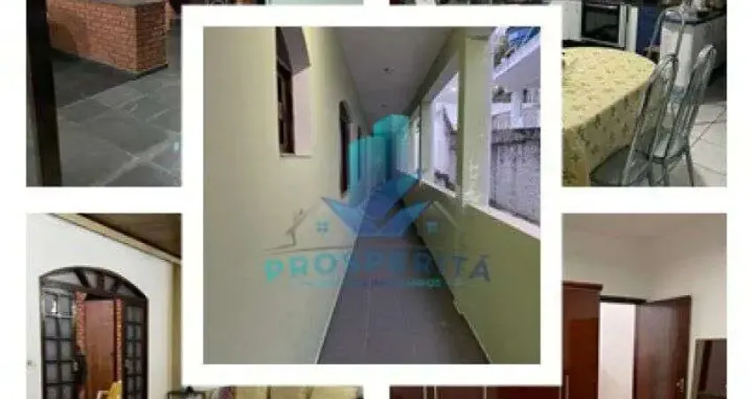 Excelente Casa de Rua com 03 Dormitórios sendo 01 Suíte com hidromassagem (Locação Comercial e Residencial) -  Bairro Santo Antônio do Portão - Cotia/SP
