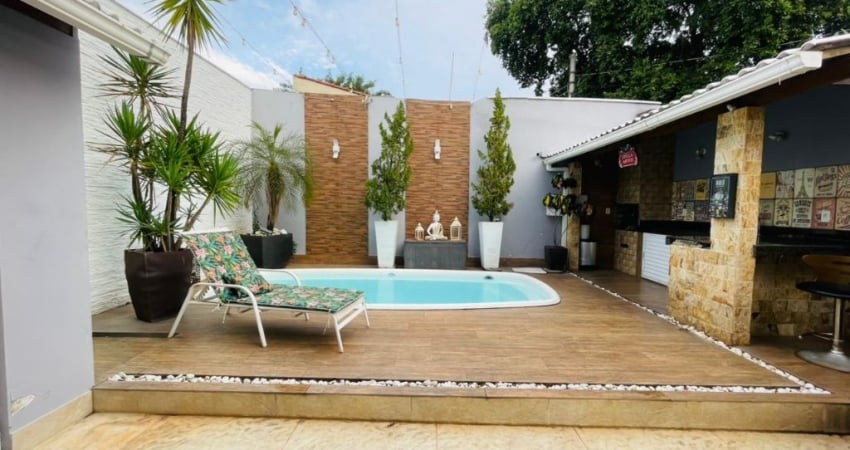 Casa Duplex com 3 quartos, garagem, piscina, churrasqueira