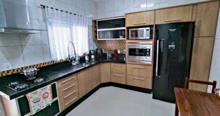 Casa à venda no Residencial Colinas em Mogi das Cruzes - SP