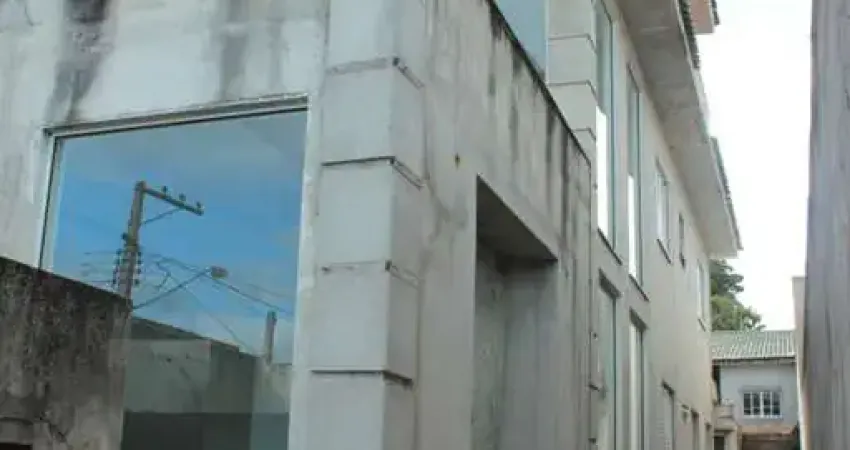 Casa alto padrão em fase de acabamento à venda na Vila Oliveira em Mogi das Cruzes- SP