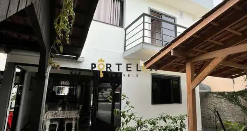 Encantador sobrado no bairro Centro em Navegantes-SC