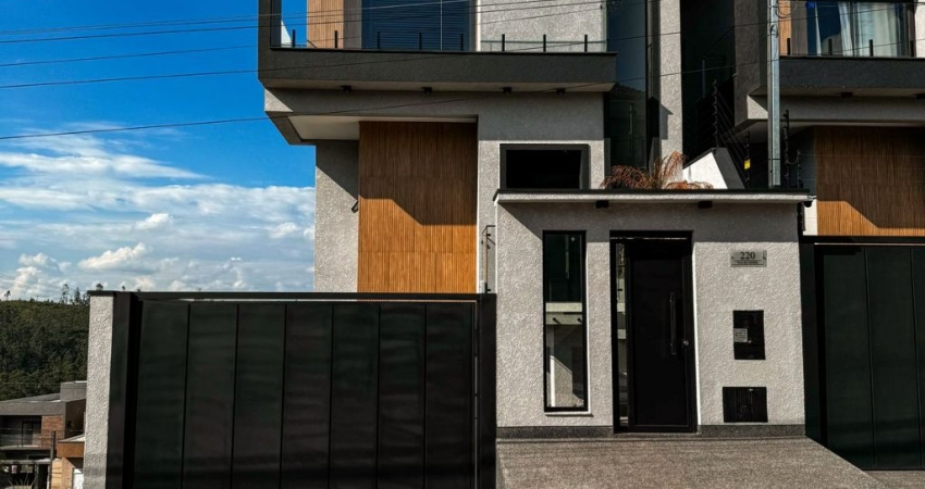 CASA COM VISTA FANTÁSTICA!