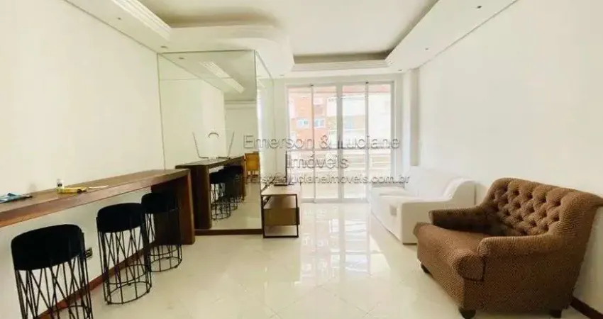 Amplo apartamento com 4 dormitórios, 1 Suíte, 1 Vaga próximo a Beira Mar