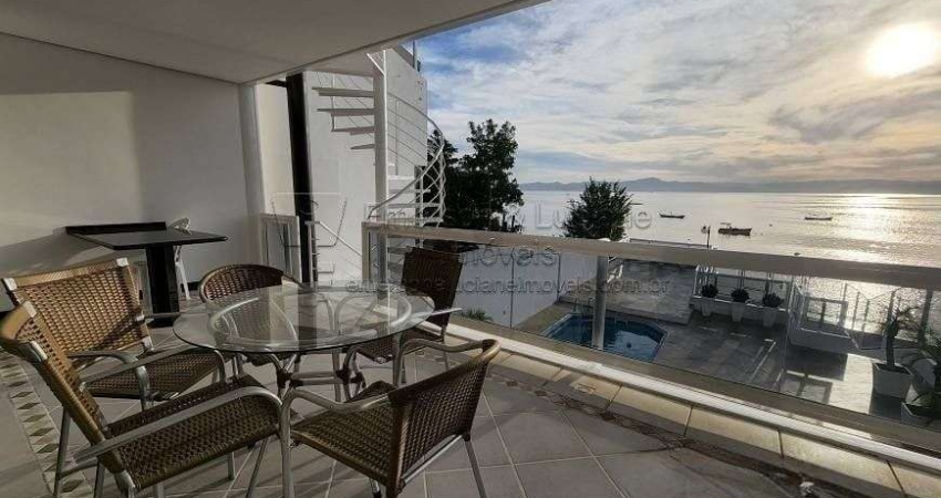 Casa com 4 quartos, 2 suítes, piscina e vista livre para o mar no João Paulo