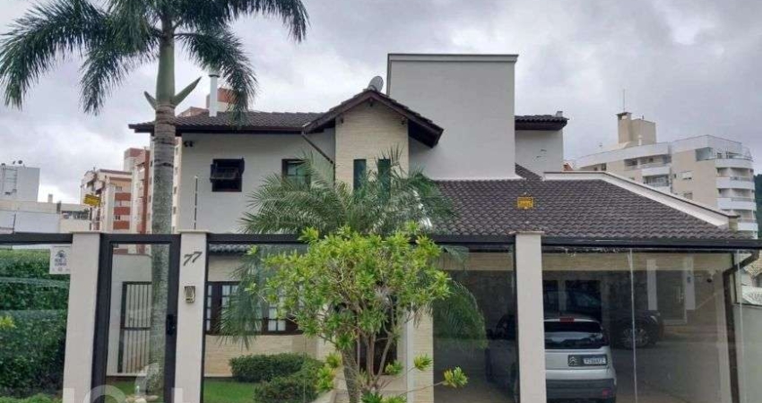 Casa com 4 quartos em Córrego Grande - Florianópolis - SC