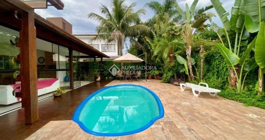 Casa à venda em Jurerê Internacional com 3 Suítes 320m²
