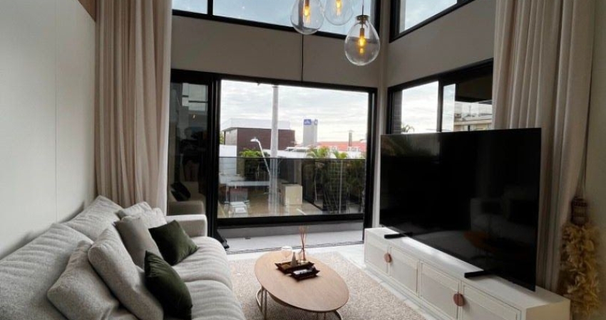 Apartamento duplex mobiliado em Jurerê – Florianópolis/SC