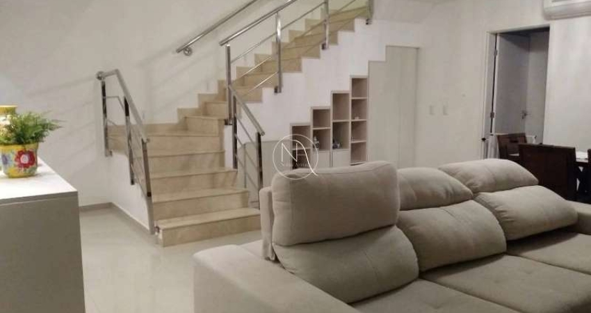 Lindíssima casa Duplex em cond fechado.