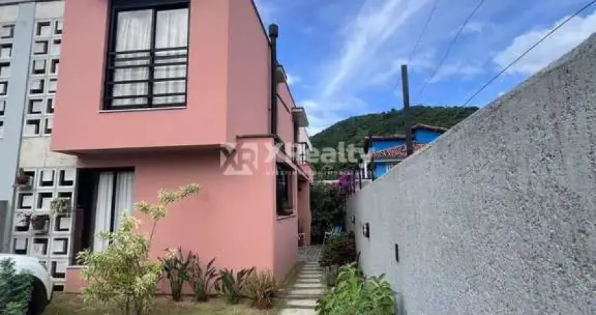 Casa à venda na Servidão Venâncio Bernardino das Chagas, 459, Rio Tavares, Florianópolis