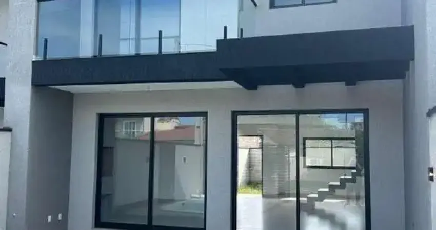 Excelente Sobrado a Venda com terreno em área Central de Guaratuba!!