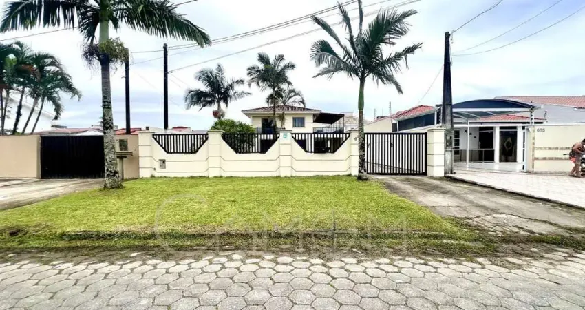 Sobrado para temporada em guaratuba, centro, 4 dormitórios, 1 suíte, 2 banheiros, 3 vagas