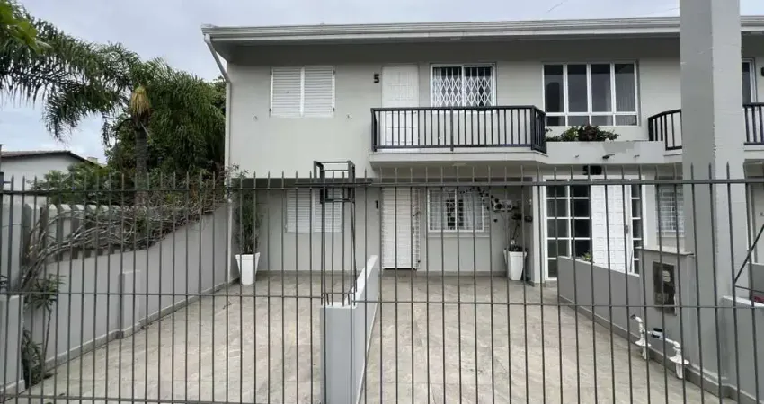 Apartamento com 2 quartos para alugar na Rua São José dos Pinhais, 500, Brejatuba, Guaratuba