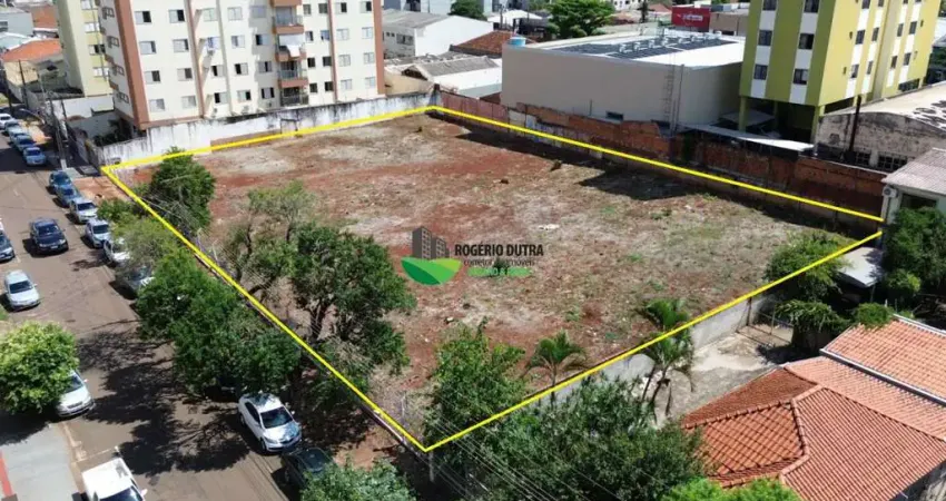 Terreno à venda na Rua Rebouças, 300, Vitória, Londrina