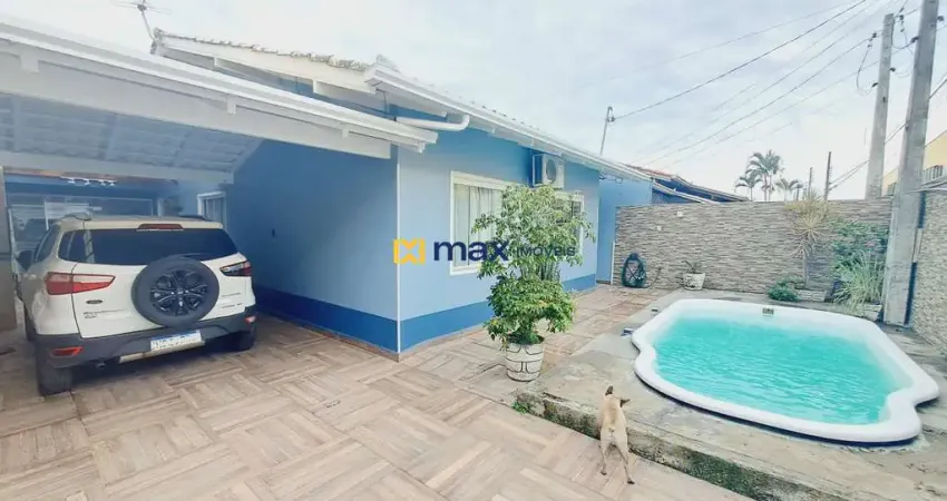 Ampla casa à venda com 5 quartos sendo 2 suítes no bairro Cordeiros em Itajaí