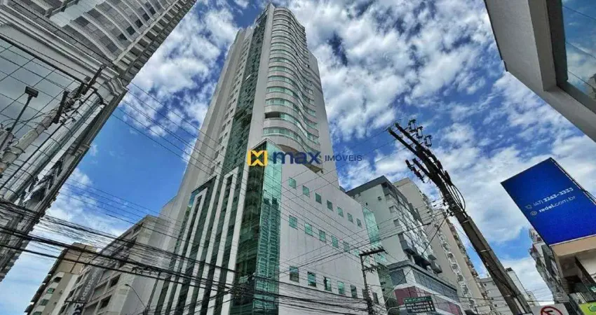 Venda: Amplo apartamento quadra Mar 3 suítes com 139m² privativos. Centro - Balneário Camboriú.
