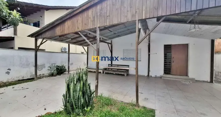Venda: Casa 3 quartos sendo 2 suítes - Jardim Iati Clube - Balneário Camboriú.