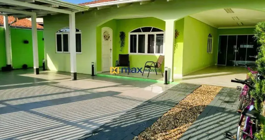 Excelente casa averbada com 3 dormitórios (1 suíte) e piscina, Cordeiros, Itajaí